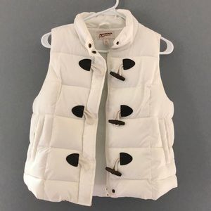 Arizona Jeans Company White Puffer Vest